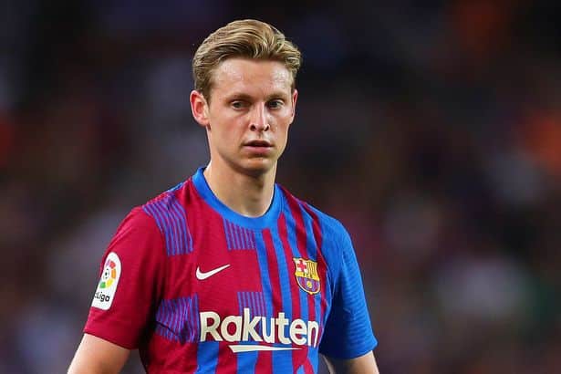 Manchester United & Barcelona agree £77M fee for Frenkie De Jong - player still does not want to change clubs this summer