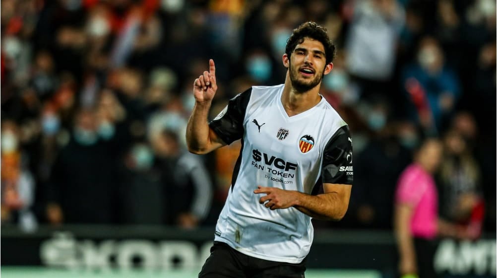 OFFICIAL: Goncalo Guedes joins Wolves for €30 million from Valencia