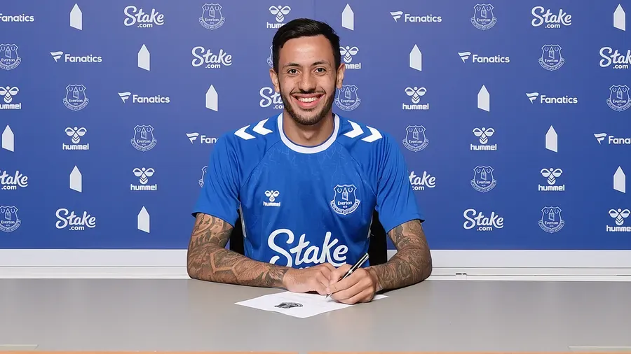 Official: Everton sign Dwight McNeil from Burnley for £20M on a 5-year contract