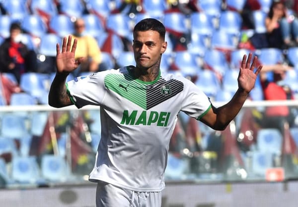 Gianluca Scamacca has extended his contract with Sassuolo, despite rumours linking him with a move away from the club this su